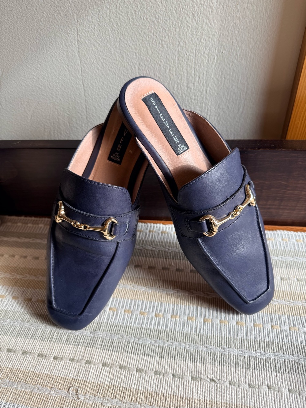 GUC Steve Madden Leather Backless Loafers in Navy with Horsebit Detail - Size 8 - Picture 6 of 12